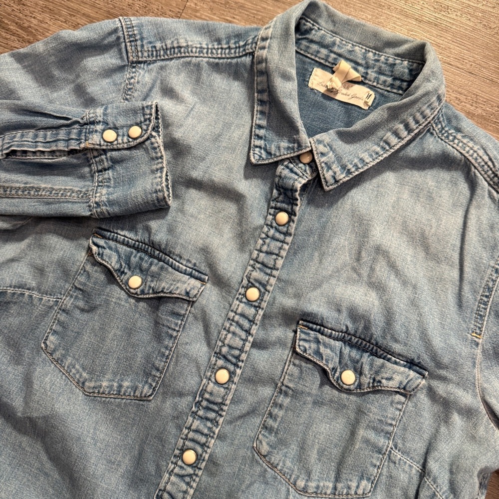 H&M LOGG Denim Shirt Womens 12 Blue Light Wash Cotton Western Pearl Snap Rodeo
